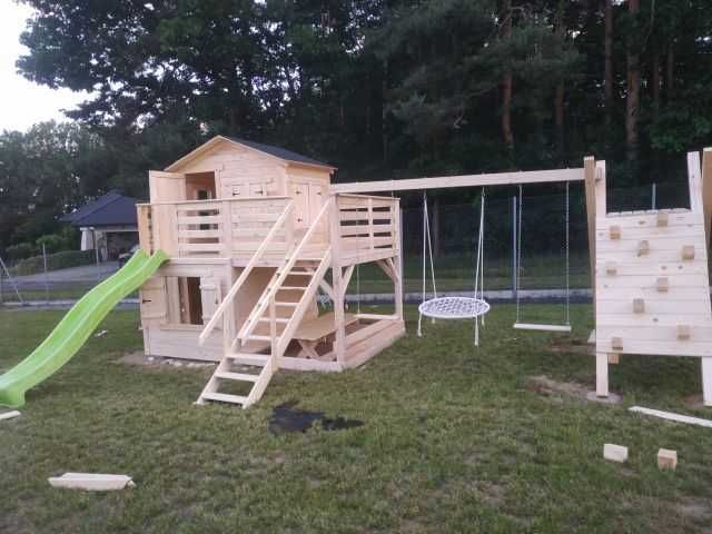 plac zabaw , huśtawka, domek dla dzieci