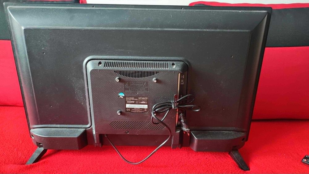 Telewizor LED 32" Blaupunkt BN32H1032EEB uszkodzony