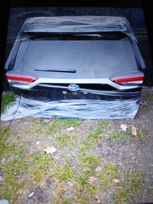 Toyota rav4   Klapa pagaznika lampy zdezak