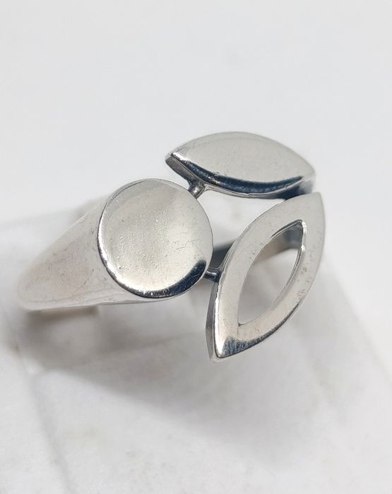 Modernistyczny pierścionek srebro rozmiar 19