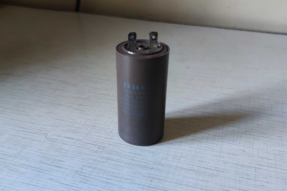 Конденсатор высоковольтный TESLA TC 832 MKP 10мкФ 450В