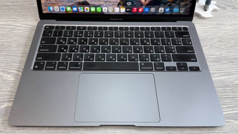 MacBook Air 13  M1 / RAM 8 / SSD 256 GB / Space Grey / 2020