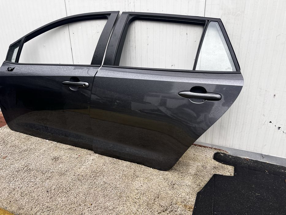 Drzwi Corolla E21, Kompletne w kolor 1G3 kombi