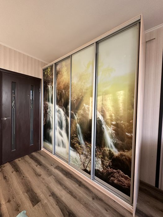 Продається Б/У шафа купе в ідеальному стані