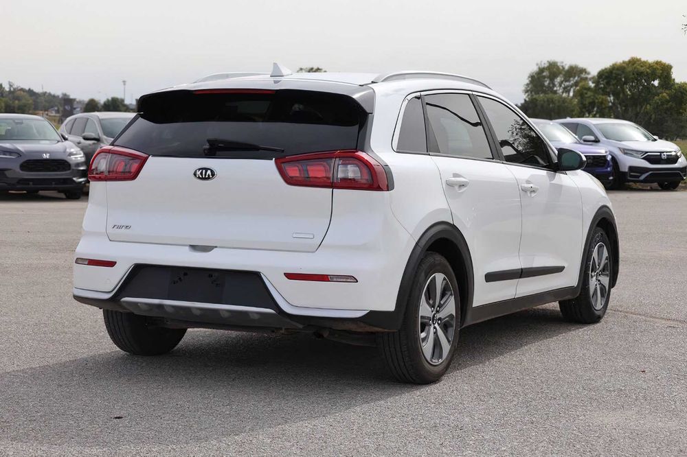 Kia Niro LX      2018