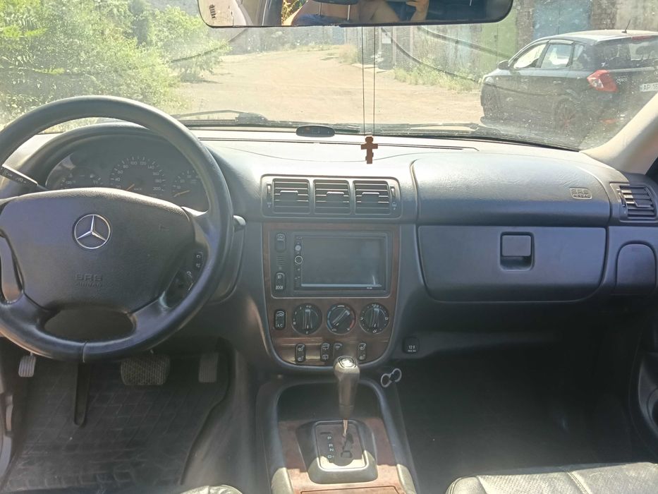 Мерседес ML 320 2000г.