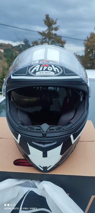 Capacete Airoh Integral - Tamanho M | Preto/ Branco | Pinlock