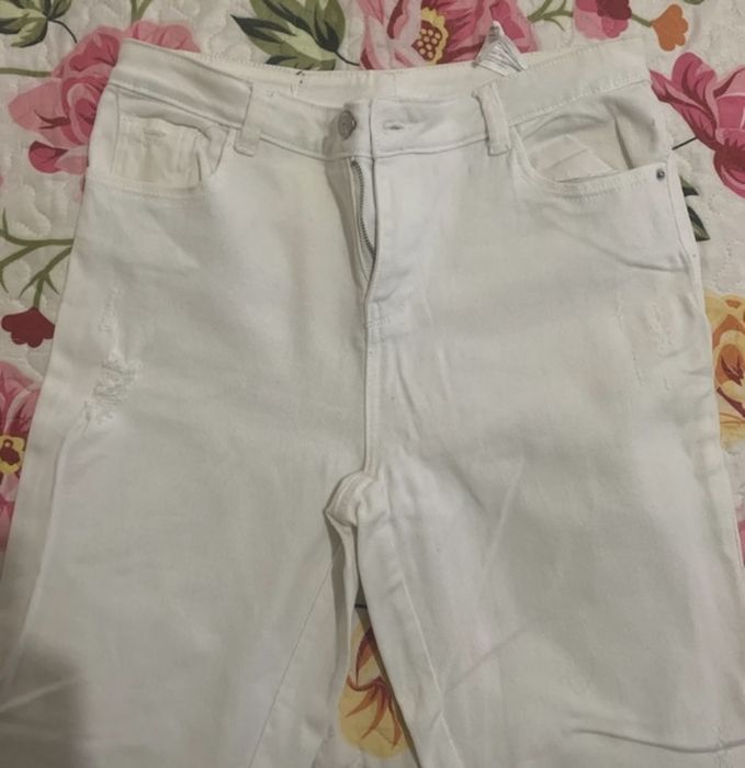Calças brancas de sarja “Code” tamanho 40