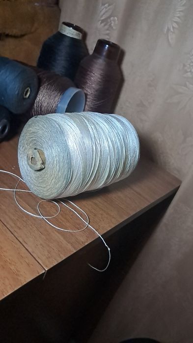 Нитка для шиття і ремонту