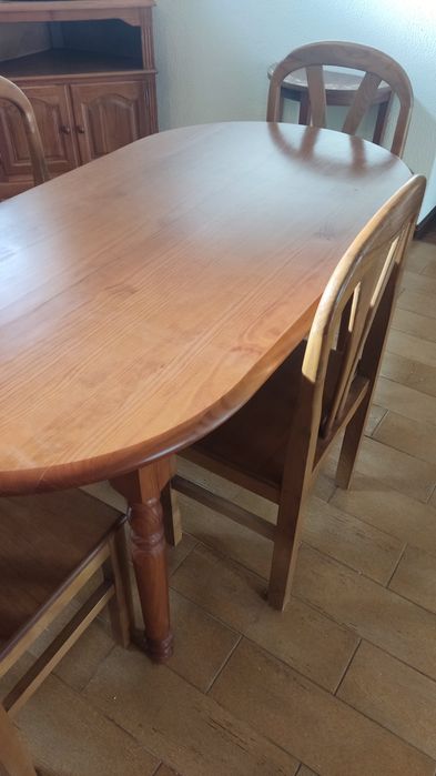 Vendo conjunto de mesa e 4 cadeiras