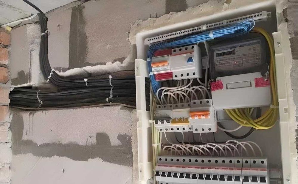 Электрик Профессионал Срочный Вызов / Услуги Электрика