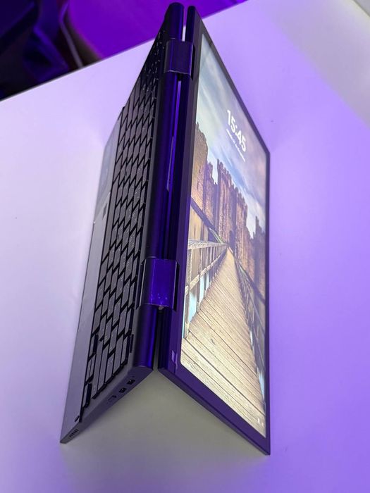 Amita Yoga 10.95" Mini Laptop 2-em-1 (Rosa)