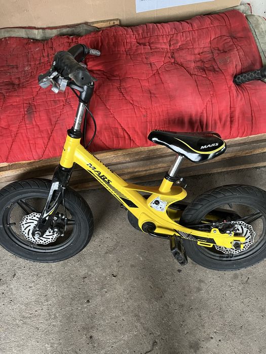 Велосипеди. Підлітковий і два дитячих.