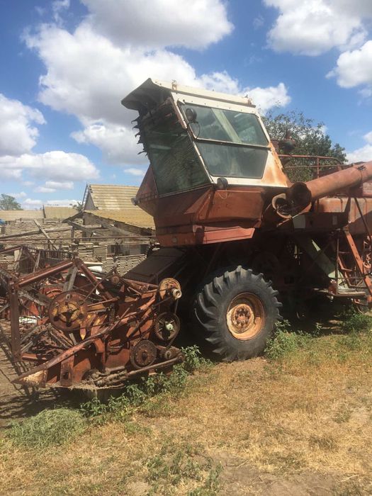 Продам комбаин нива