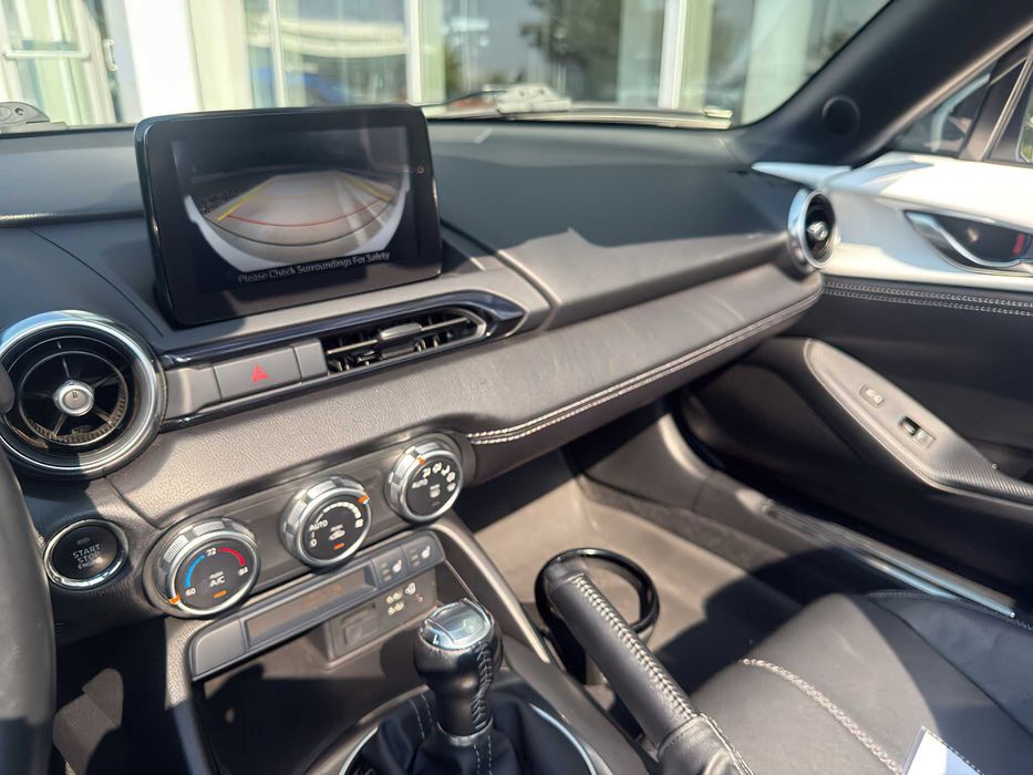 Mazda MX-5 Miata      2021