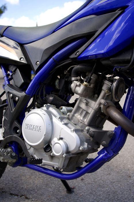 Yamaha WR125R 2009 – apenas 13.107 km, sempre em garagem