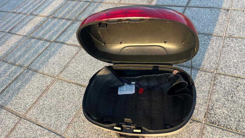 Mala traseira bauleto para mota 46L Shad em bom estado