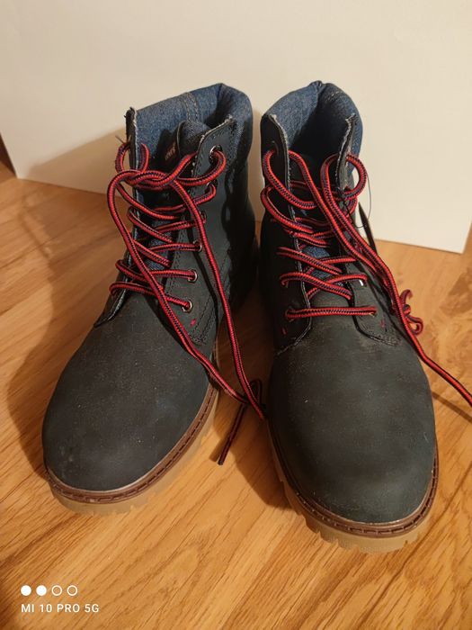 Nowe buty Levis r. 38