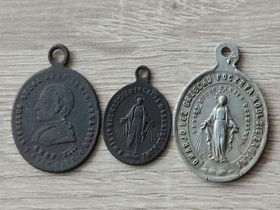 Stary Polski medalik dewocyjny wisior 3 szt. oryginał (31)