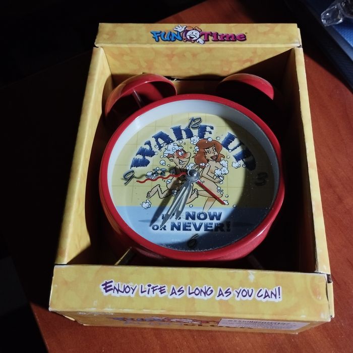 Будильник  романтік новий