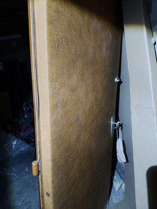 Дверь входная металлическая