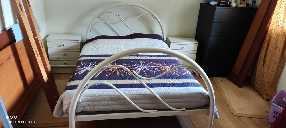 Cama de casal em ferro