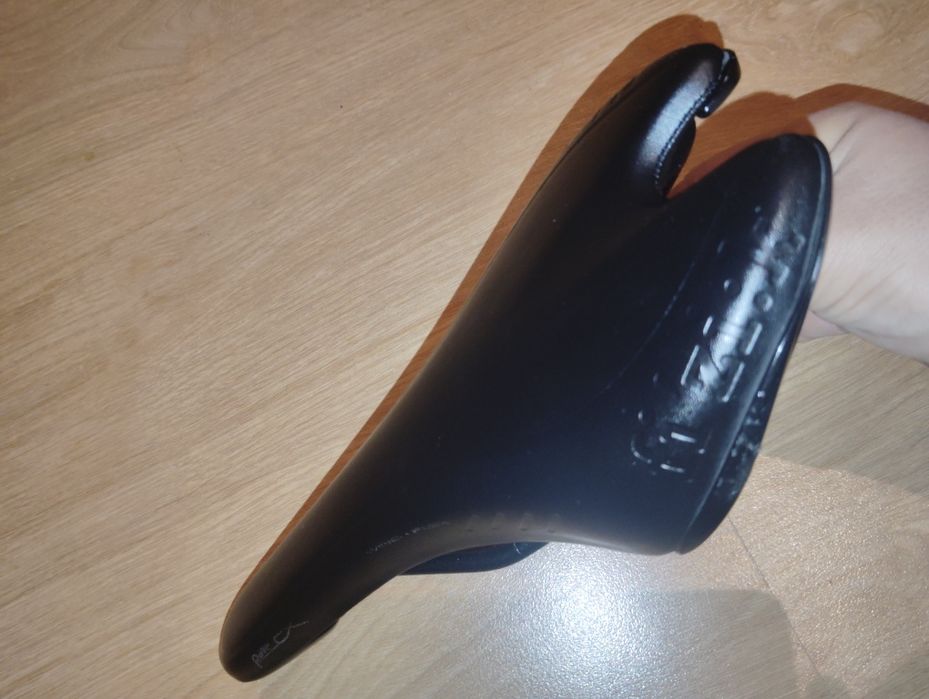 Selim bicicleta Fizik Pave CX