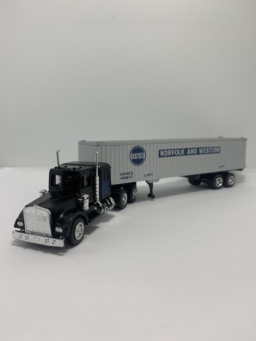 Kenworth Norfolk da Herpa escala H0 1/87