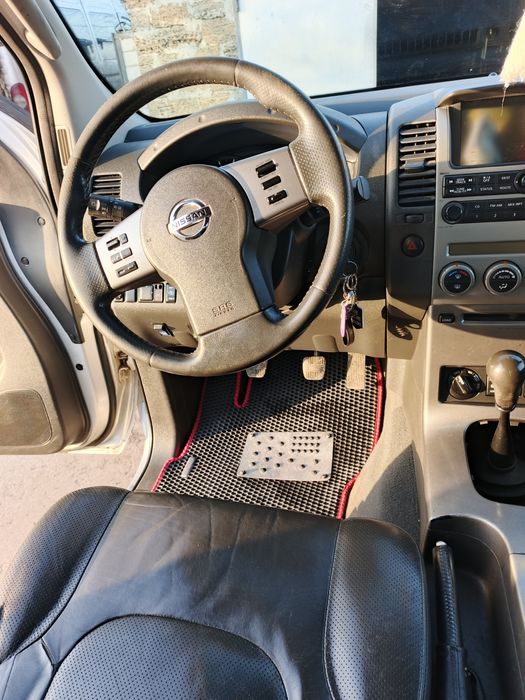 Продам nissan navara d40