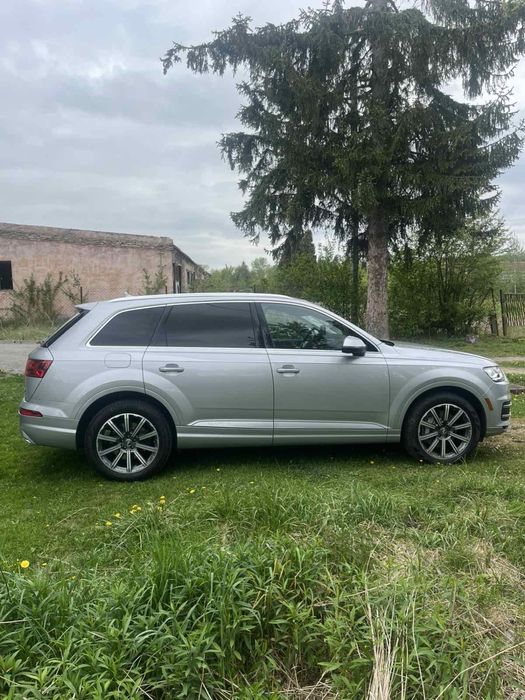 Продам Audi Q7 2017