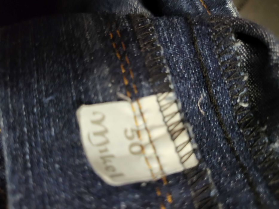 Elastyczna ,dzinsowa spodnica.