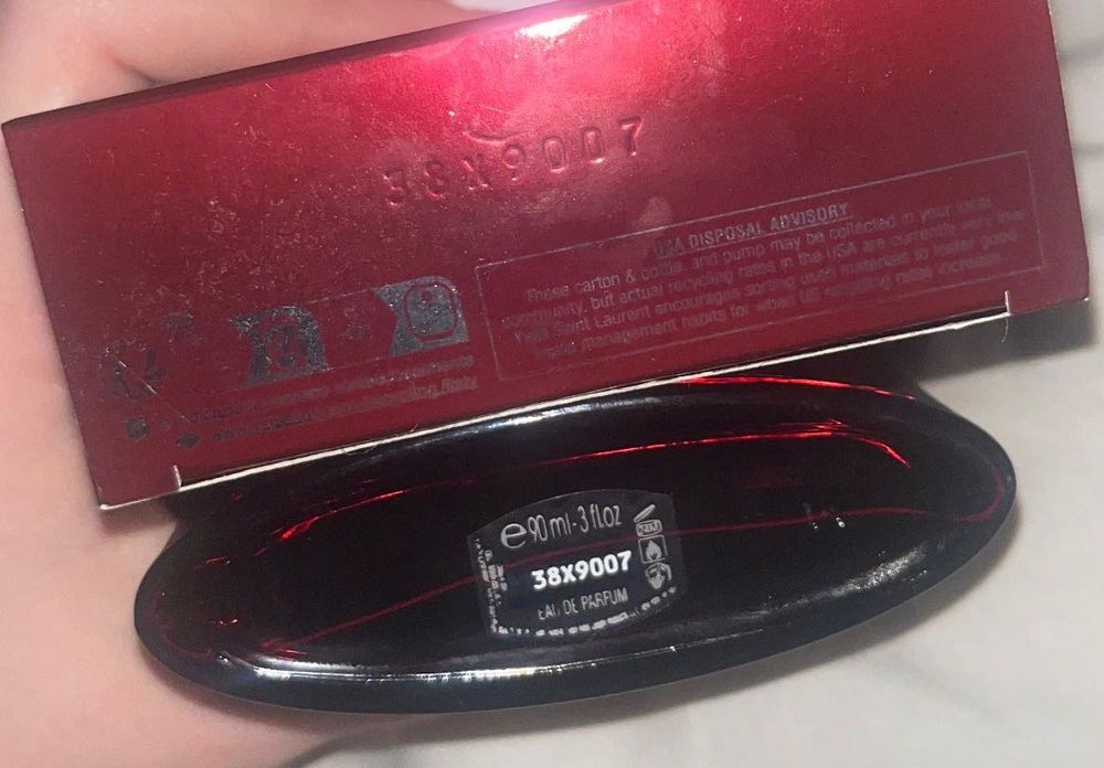 perfumy black opium over red