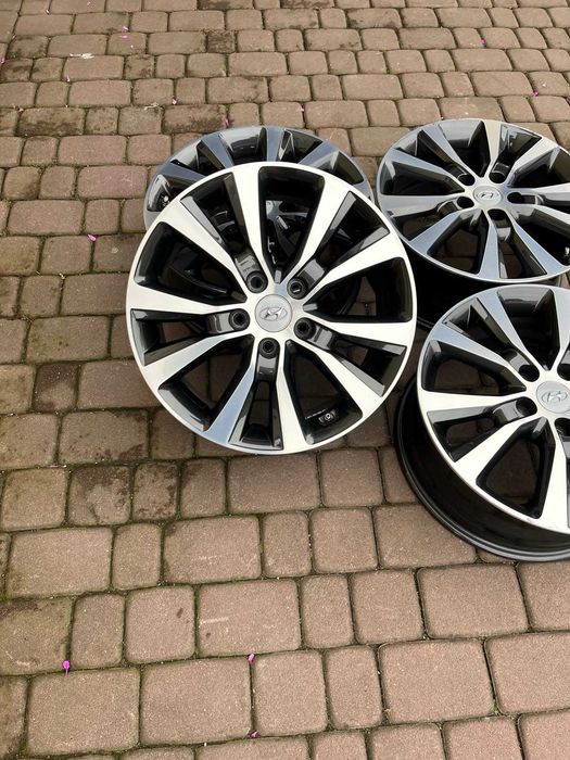 Oryginał alufelgi Hyundai 5x114,3 17 cali CZUJNIKI I30 I40 BICOLOR