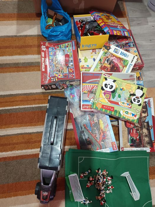 Vários jogos Legos , puzzle pista de madeira