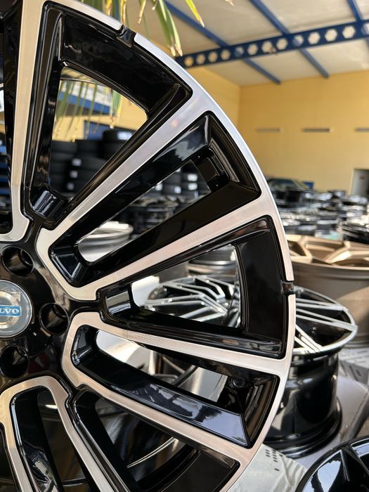 Felgi aluminiowe volvo 19 cali czarno-srebrne