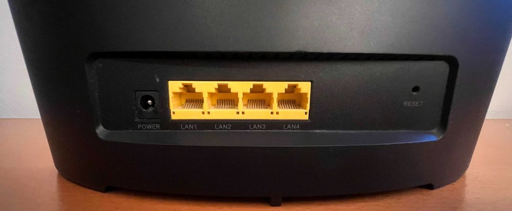 Router LTE Huawei B525 do 300Mbps na kartę sim , dwie anteny