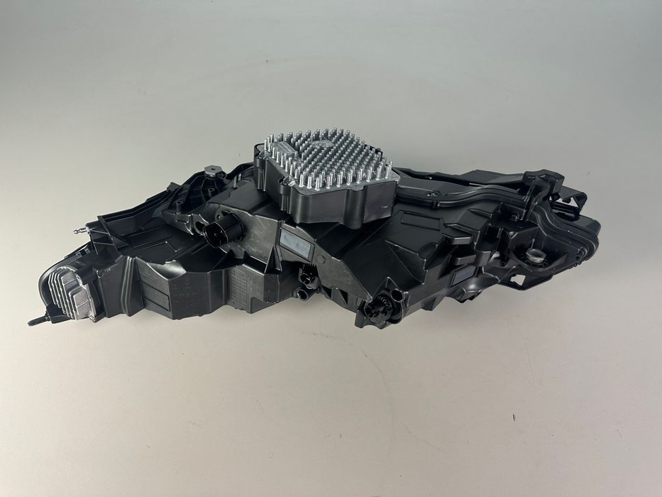 Land Rover Evoque II L551 UK LED MID Lampa Prawa Reflektor Prawy