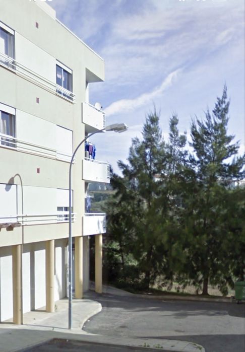 Apartamento T2 com varanda, vista parcial mar e garagem em box — Alto do Lagoal