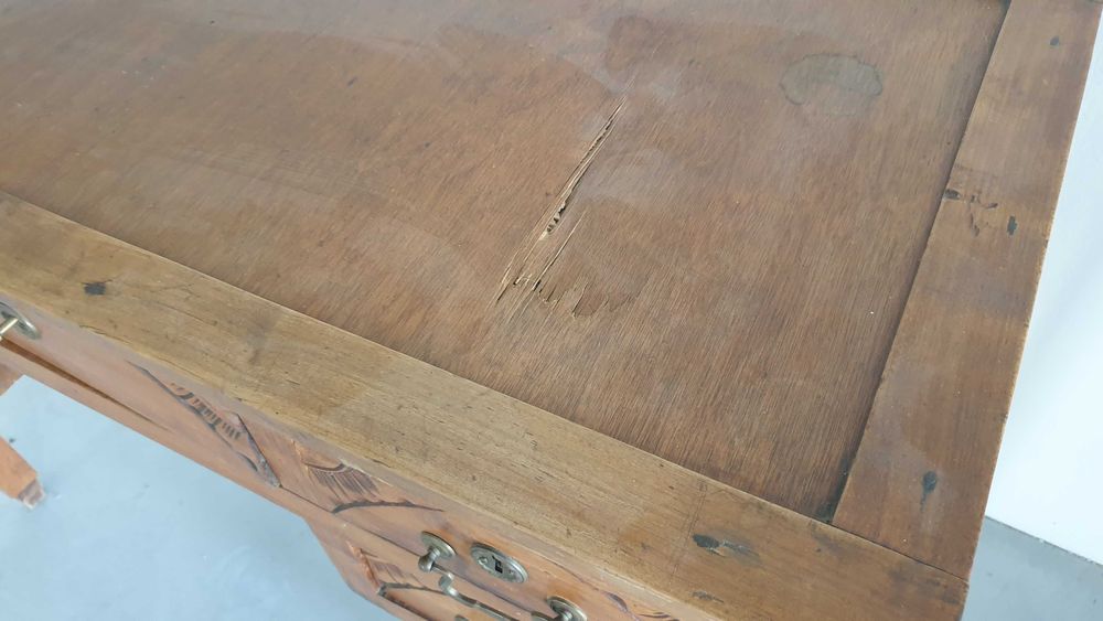 Escrivaninha de Meados do Século Passado em Madeira Maciça