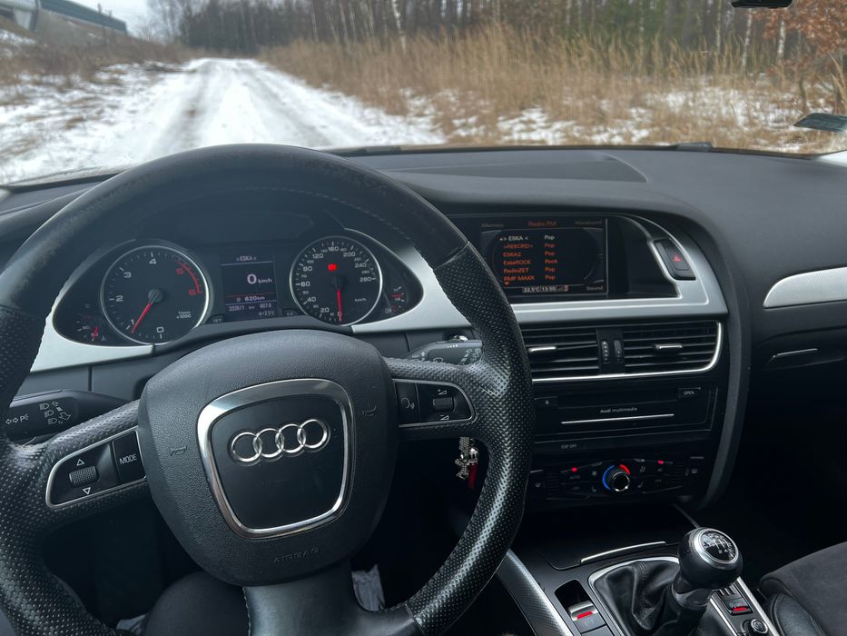 Samochód osobowy Audi A4B8