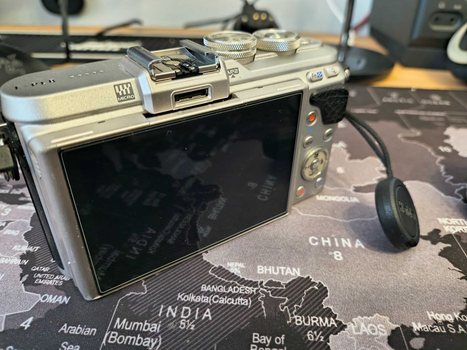 Olympus PEN E-PL8 + obiektyw