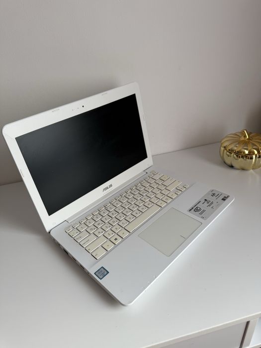Ноутбук Asus X302U