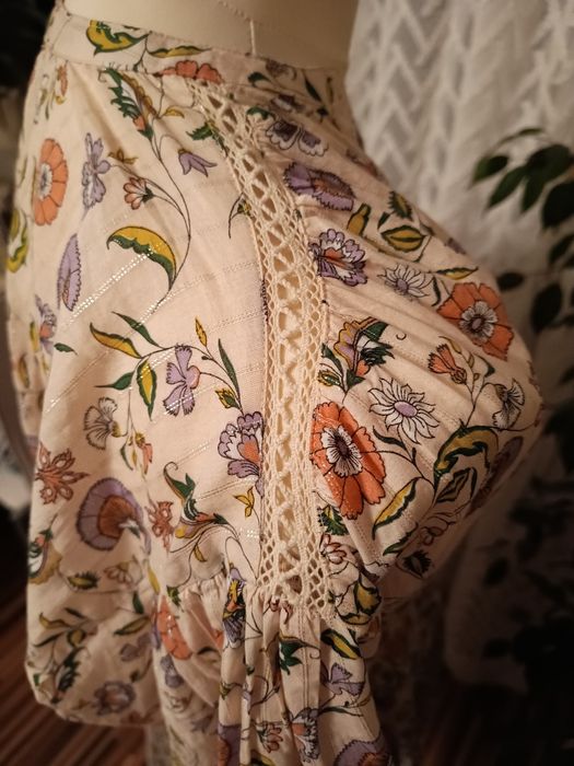 Sukienka Boho ze złota nitką
