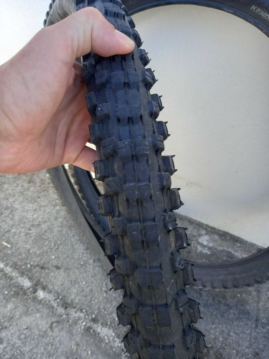 Pneus BTT Kenda Navegal 26 x 2.35