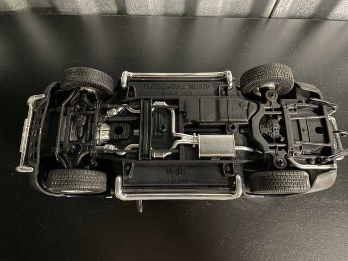 Maisto 1:18 - Miniatura de carro  Mercedes