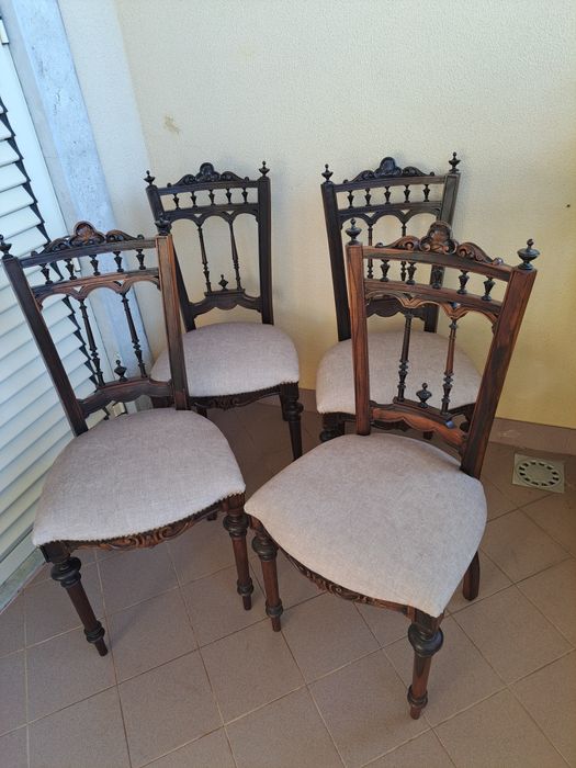Conjunto de 4 cadeiras pau santo restauradas