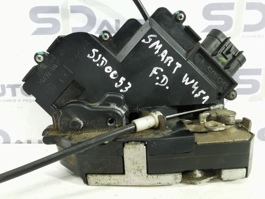 Fecho Frente Direito - Smart Fortwo W451