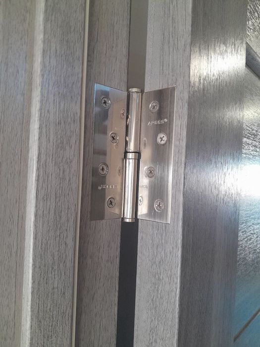 Міжкімнатні двері. 5000 грн.