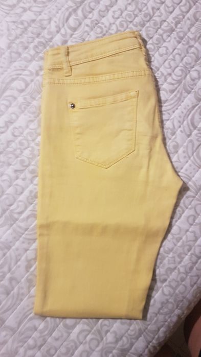 Spodnie żółte fishbone