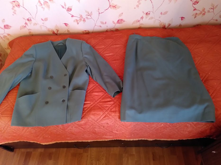 Kostium damski elegancki. Roz. 40. Zieleń-seledyn-petrol